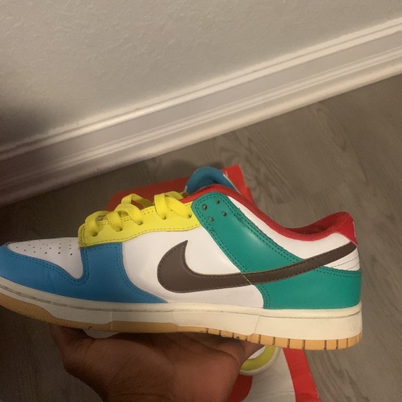 Free 99 Dunk Low - Picture 2 of 9